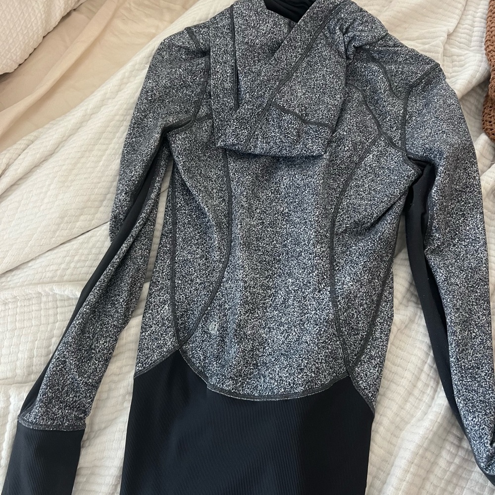 Lululemon Jacket - Picture 4 of 5